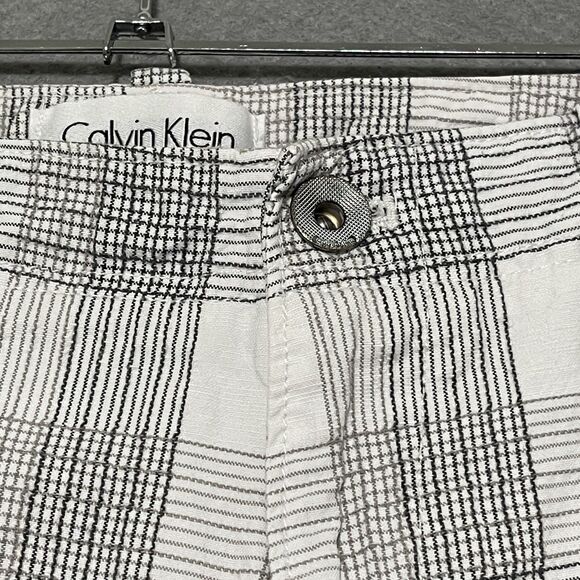 Calvin Klein Chino Shorts Mens 32 White Gray Plaid Geometric Pattern Casual - Picture 2 of 11